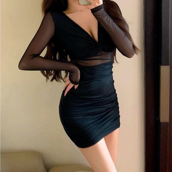 NWT Mesh Stitching Long-Sleeved Pleated Bodycon Dress - Picture 1 of 9